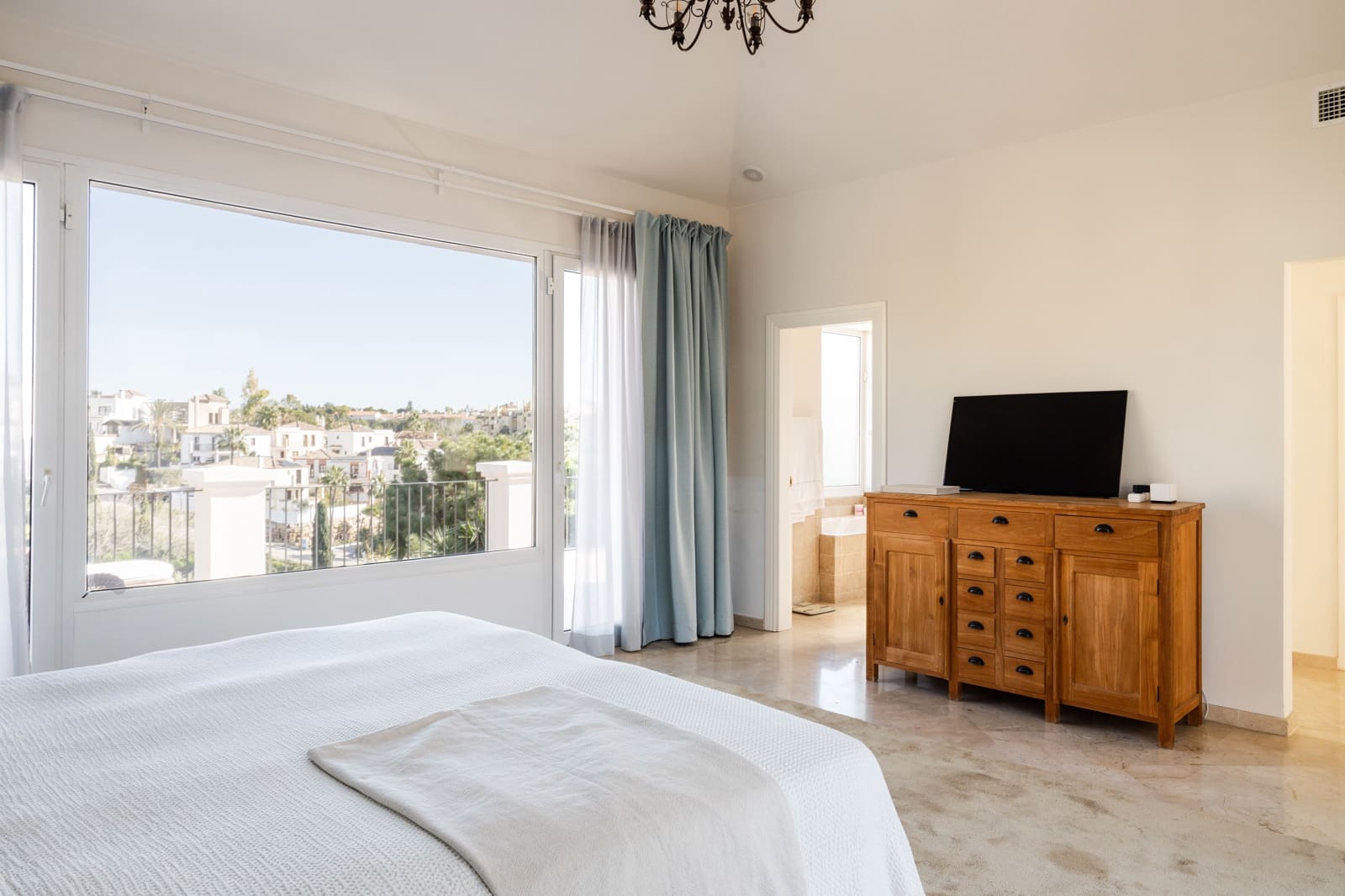 5 sypialnia Willa na sprzedaż w Estepona z basenem - 1 699 000 € (Ref: 8788719)