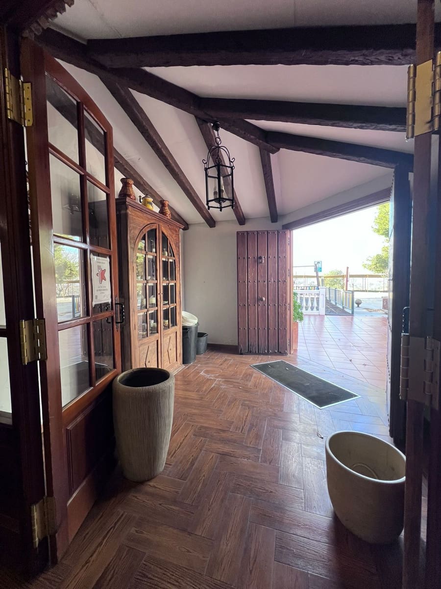 4 soveværelse Restaurant/Bar til salg i Malaga by - € 1.260.000 (Ref: 8800136)