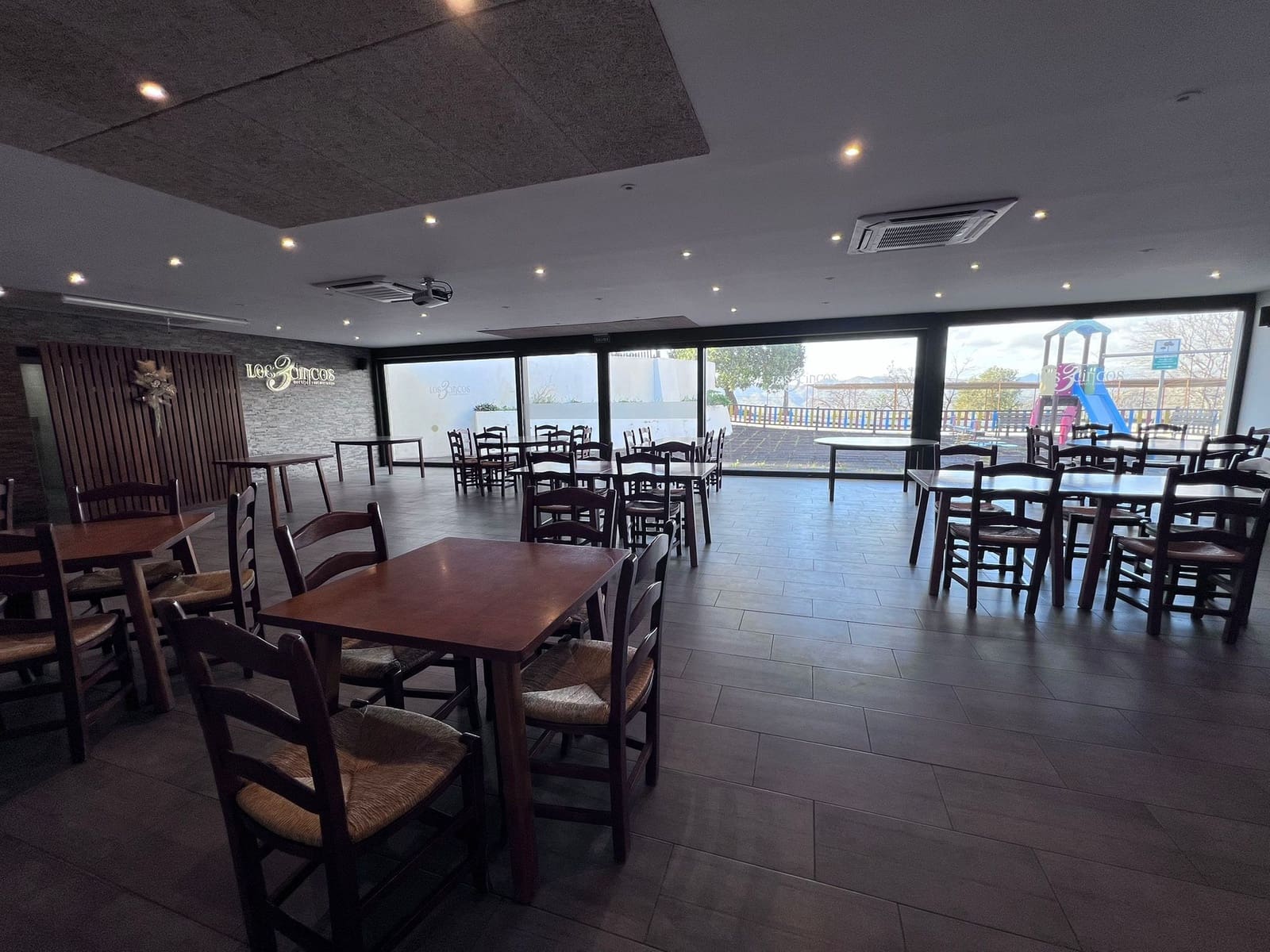 4 soveværelse Restaurant/Bar til salg i Malaga by - € 1.260.000 (Ref: 8800136)