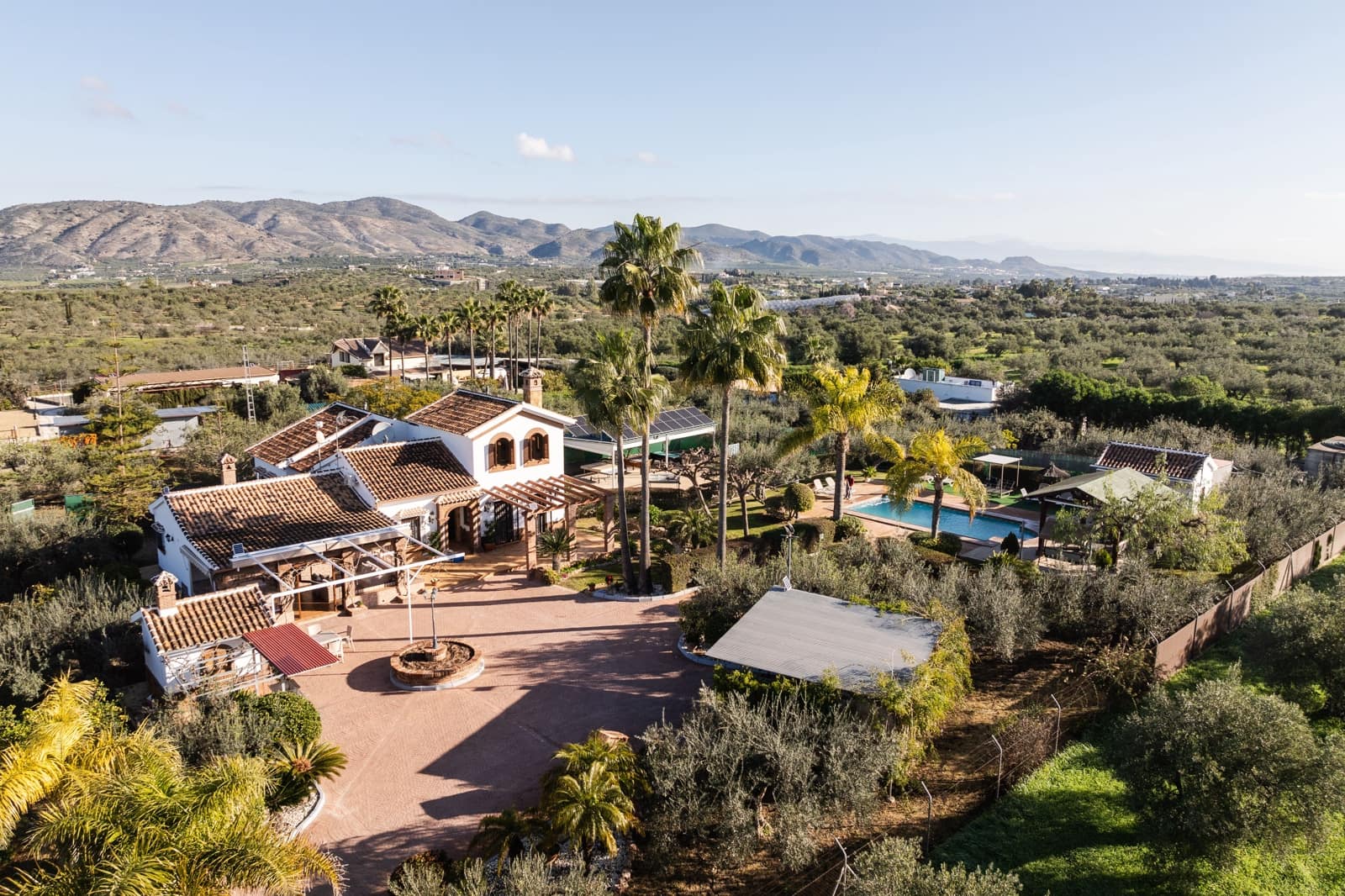 5 quarto Casa em Banda para venda em Alhaurin el Grande com piscina - 1 280 000 € (Ref: 8800502)