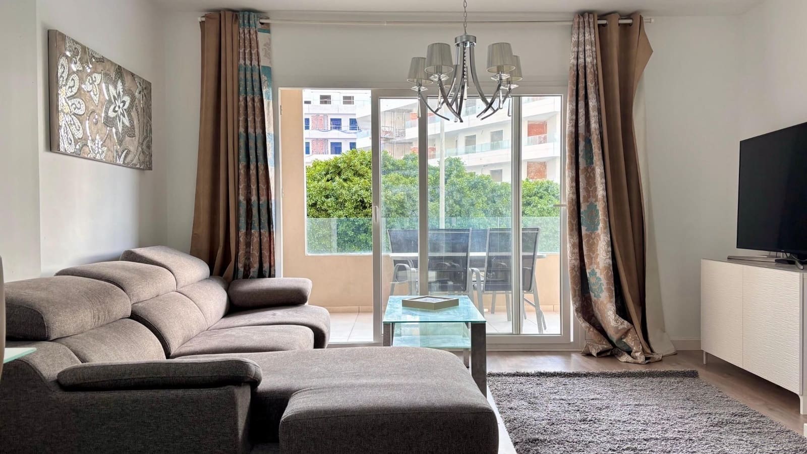 3 bedroom Apartment for sale in Marbella with pool - € 445,000 (Ref: 8800506)