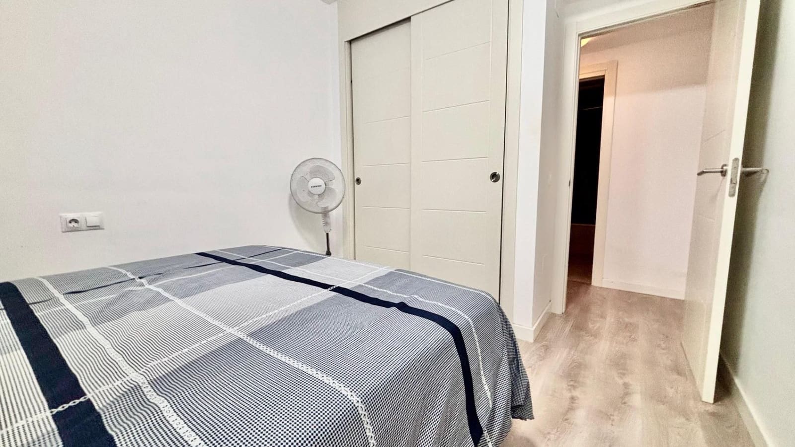 3 bedroom Apartment for sale in Marbella with pool - € 445,000 (Ref: 8800506)