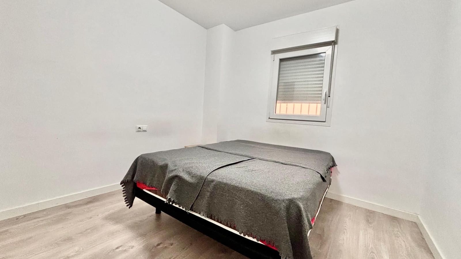 3 bedroom Apartment for sale in Marbella with pool - € 445,000 (Ref: 8800506)