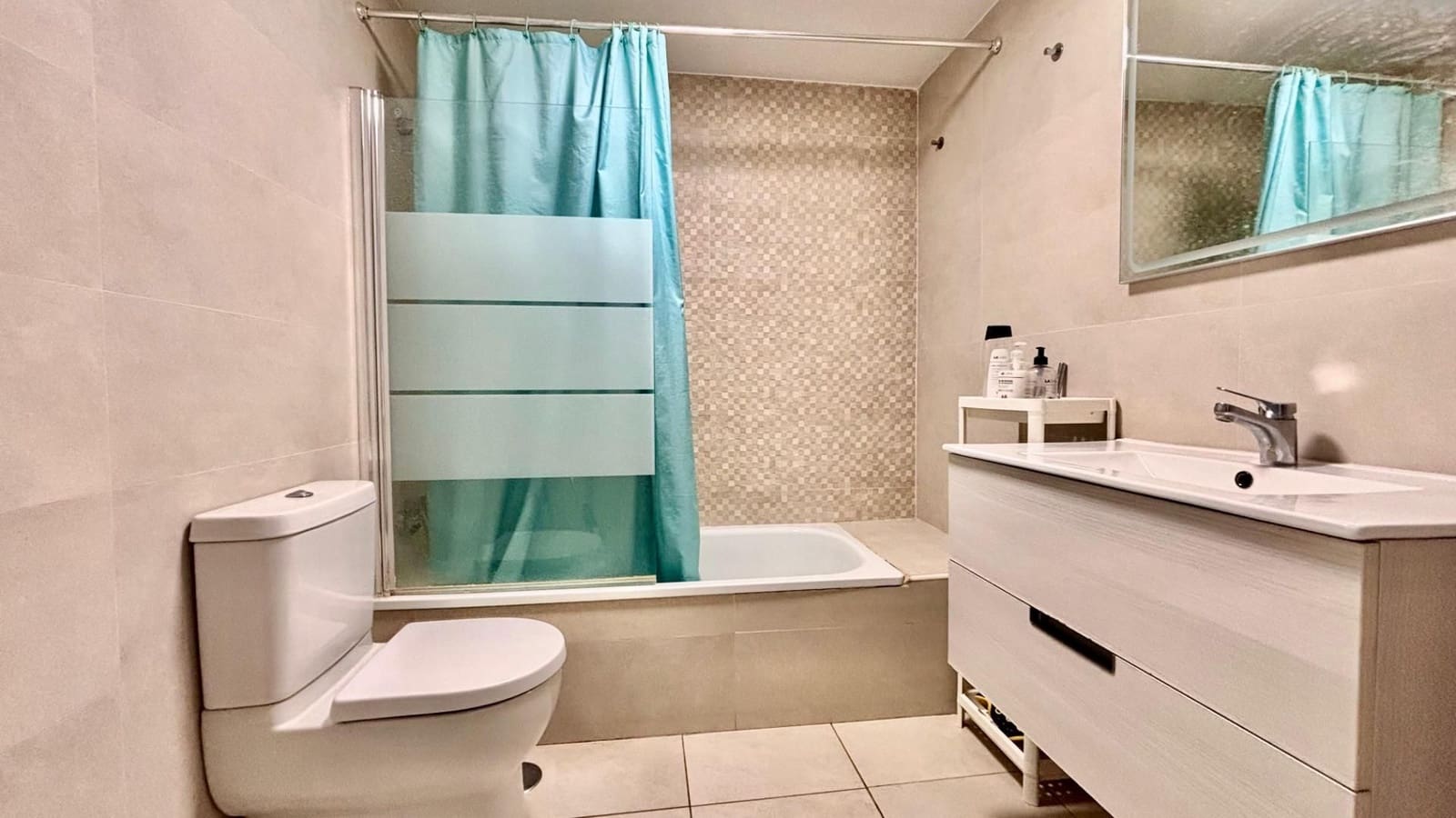 3 bedroom Apartment for sale in Marbella with pool - € 445,000 (Ref: 8800506)