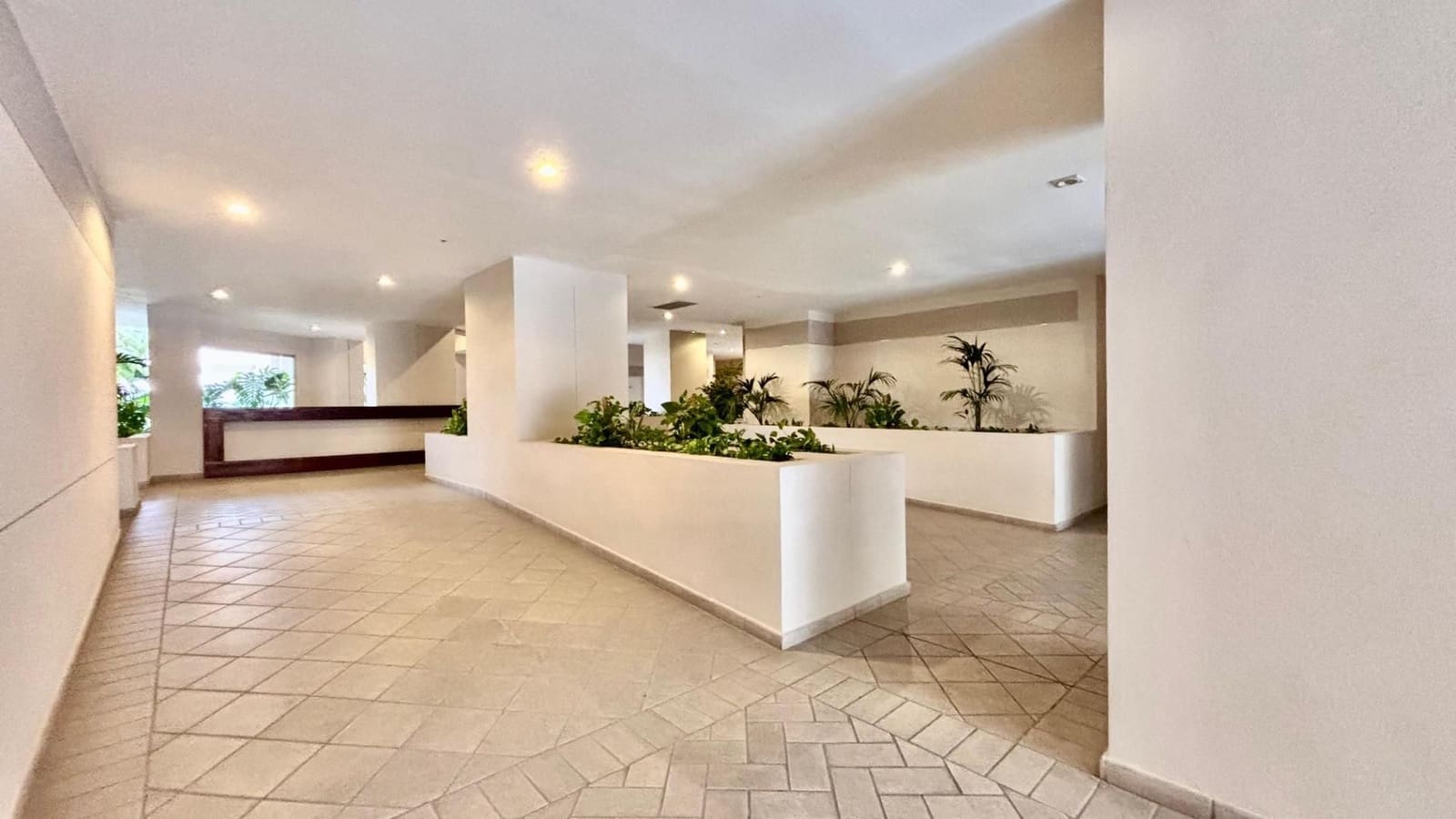 3 bedroom Apartment for sale in Marbella with pool - € 445,000 (Ref: 8800506)