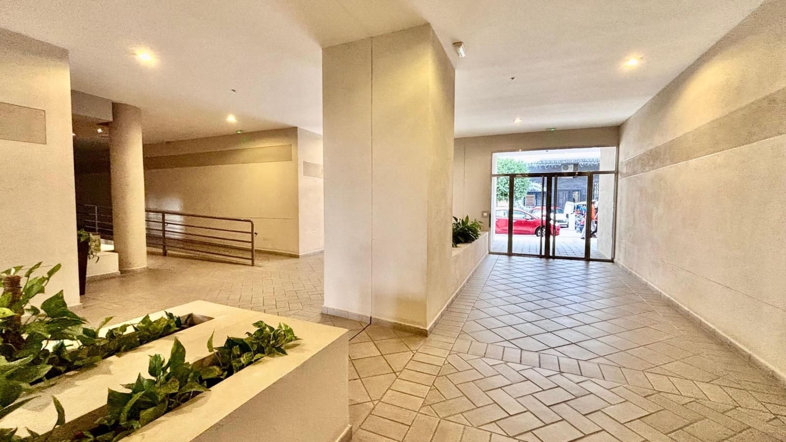 3 bedroom Apartment for sale in Marbella with pool - € 445,000 (Ref: 8800506)