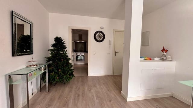 3 bedroom Apartment for sale in Marbella with pool - € 445,000 (Ref: 8800506)