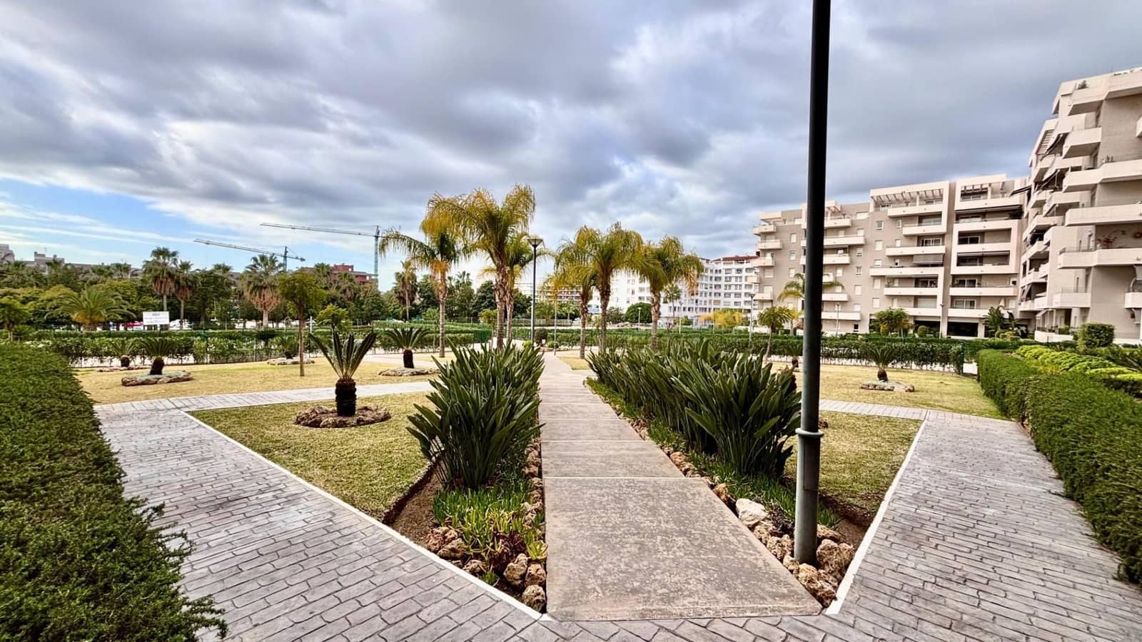 3 bedroom Apartment for sale in Marbella with pool - € 445,000 (Ref: 8800506)