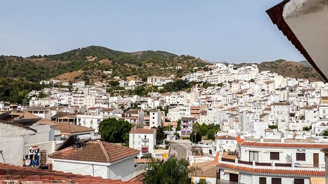 6 sypialnia Dom na sprzedaż w Tolox - 275 000 € (Ref: 8802535)