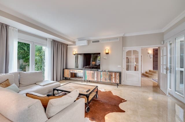 5 makuuhuone Huvila myytävänä paikassa Marbella mukana uima-altaan - 2 590 000 € (Ref: 8826841)