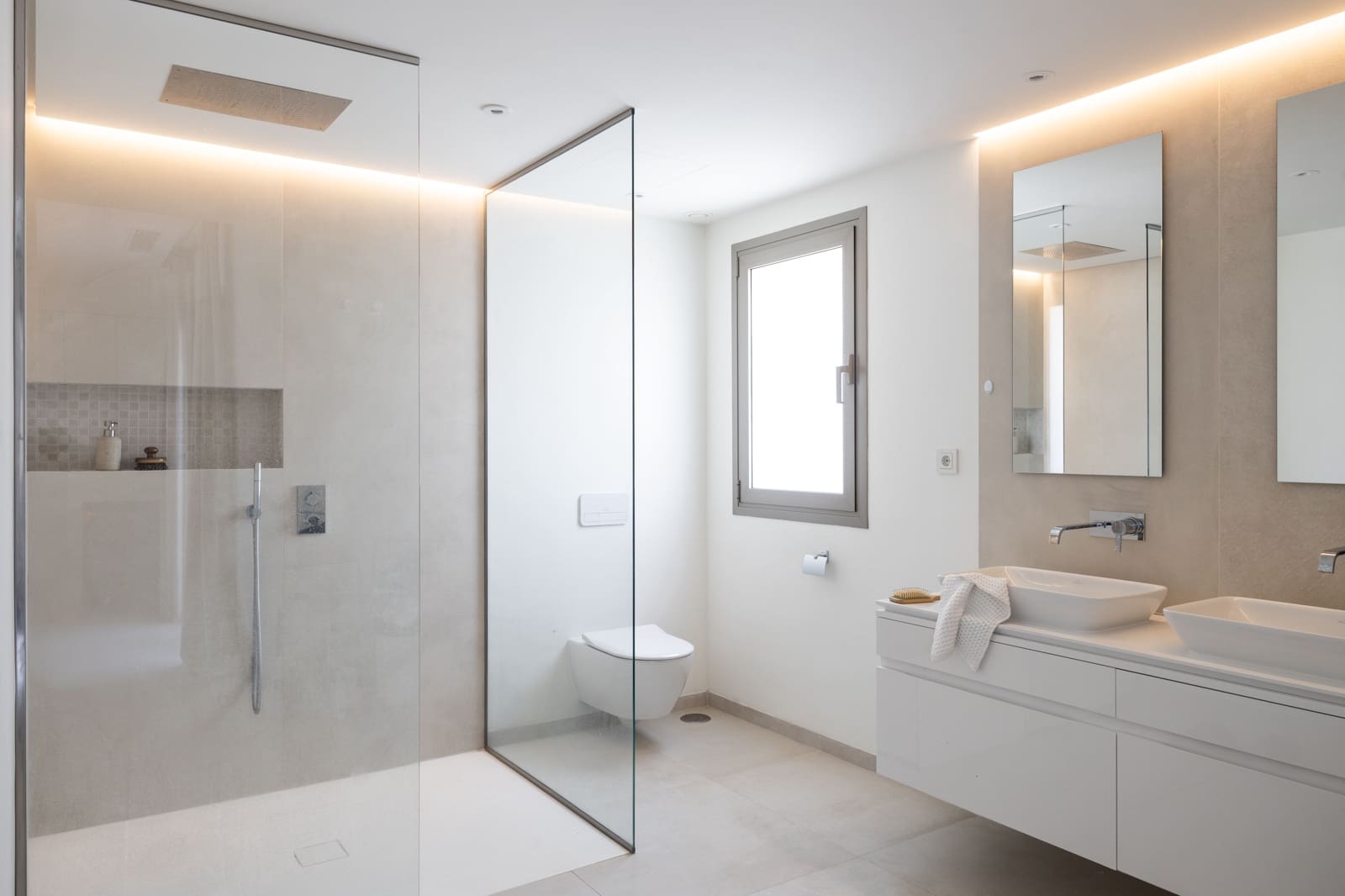 2 slaapkamer Appartement te koop in Marbella met zwembad - € 1.190.000 (Ref: 8842233)