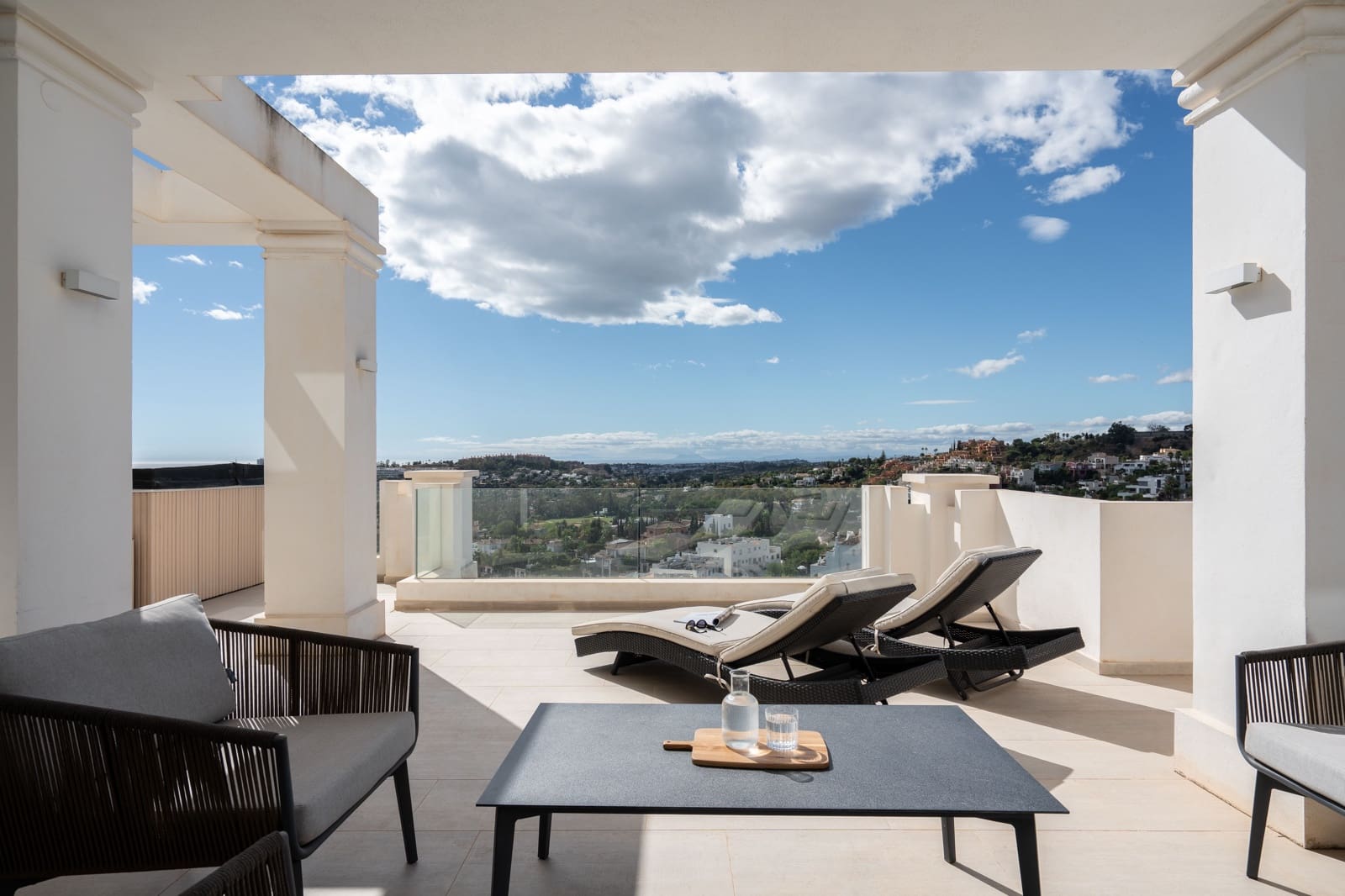 2 slaapkamer Appartement te koop in Marbella met zwembad - € 1.190.000 (Ref: 8842233)