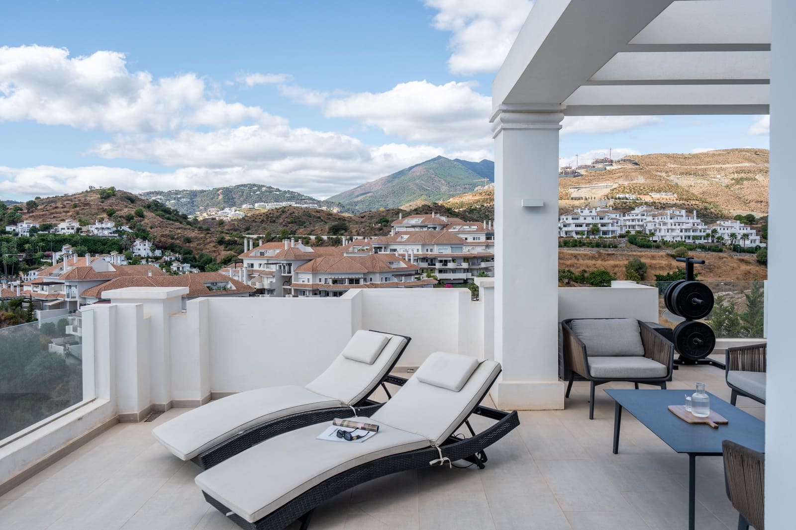 2 slaapkamer Appartement te koop in Marbella met zwembad - € 1.190.000 (Ref: 8842233)