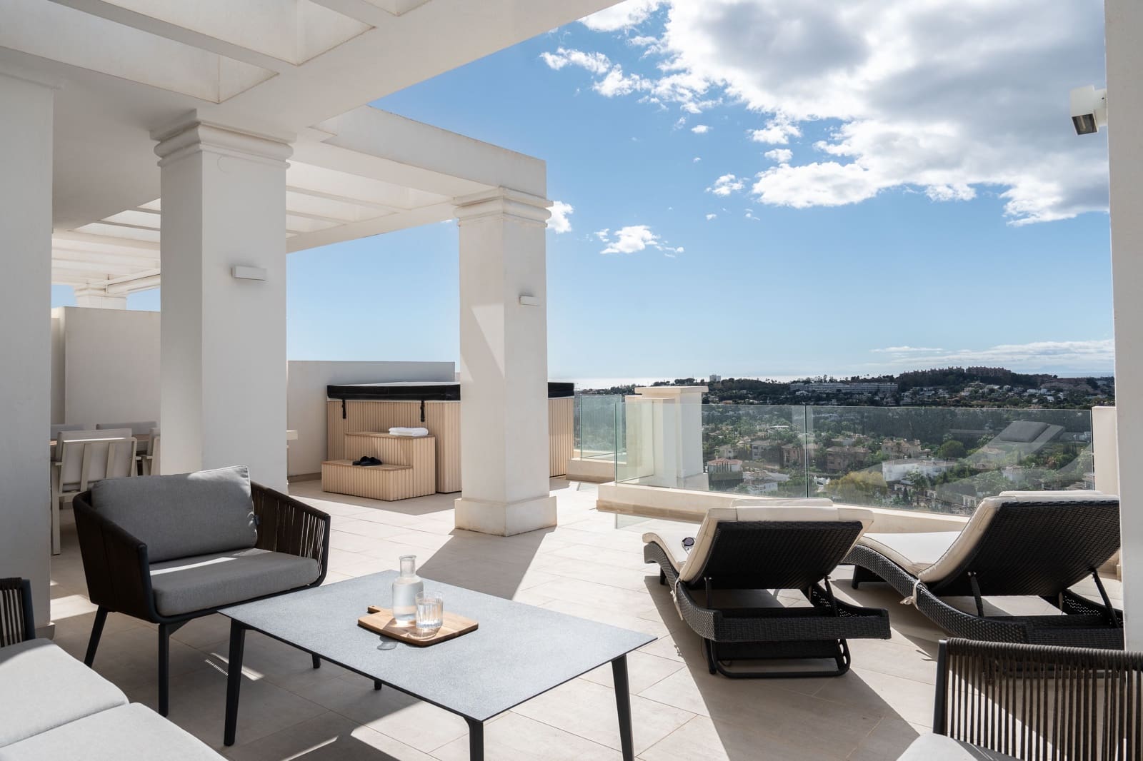 2 sypialnia Apartament na sprzedaż w Marbella z basenem - 1 060 000 € (Ref: 8842233)