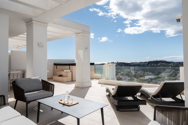 2 Zimmer Apartment zu verkaufen in Los Naranjos, Marbella mit Pool - 1.060.000 € (Ref: 8842233)