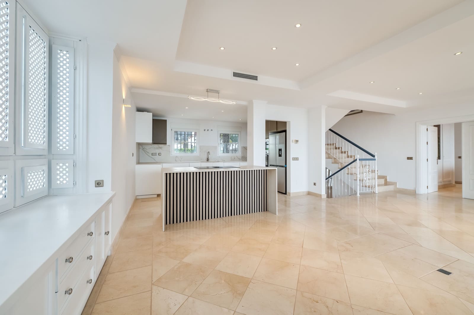 4 sovrum Villa till salu i Marbella med pool - 2 150 000 € (Ref: 8847086)