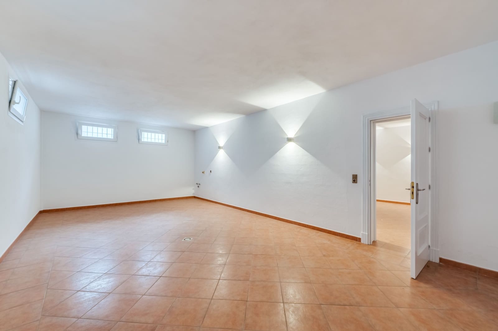 4 sovrum Villa till salu i Marbella med pool - 2 150 000 € (Ref: 8847086)