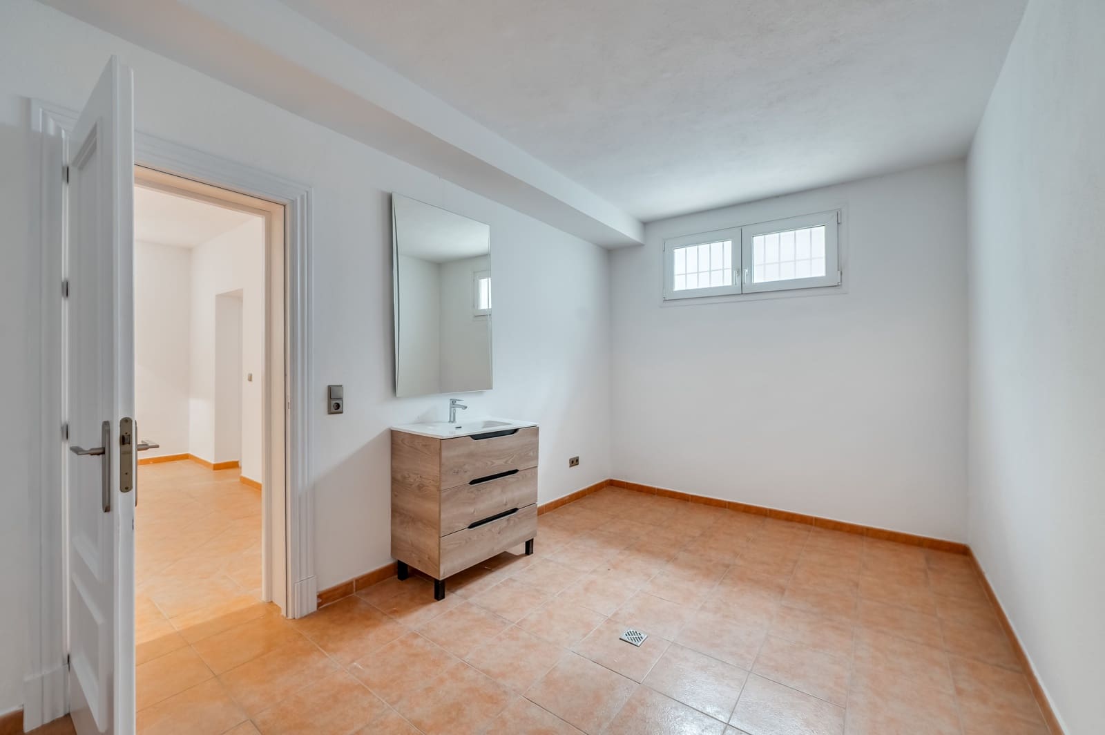 4 sovrum Villa till salu i Marbella med pool - 2 150 000 € (Ref: 8847086)