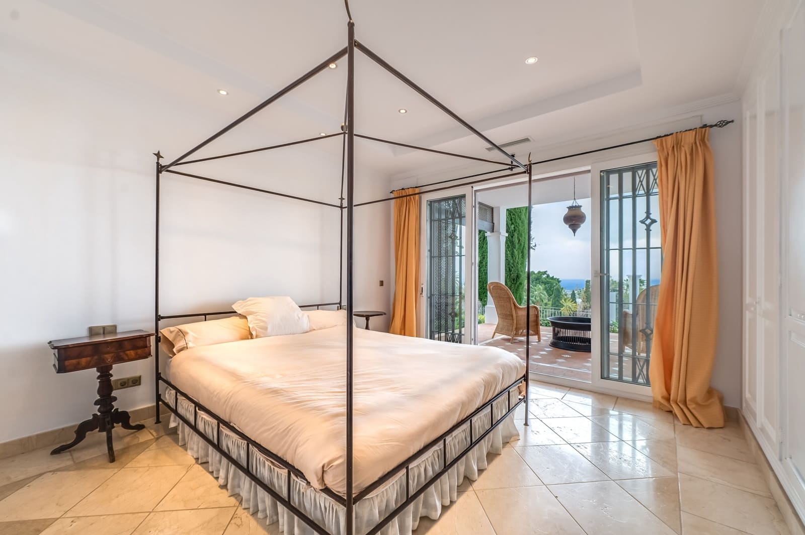 4 sovrum Villa till salu i Marbella med pool - 2 150 000 € (Ref: 8847086)