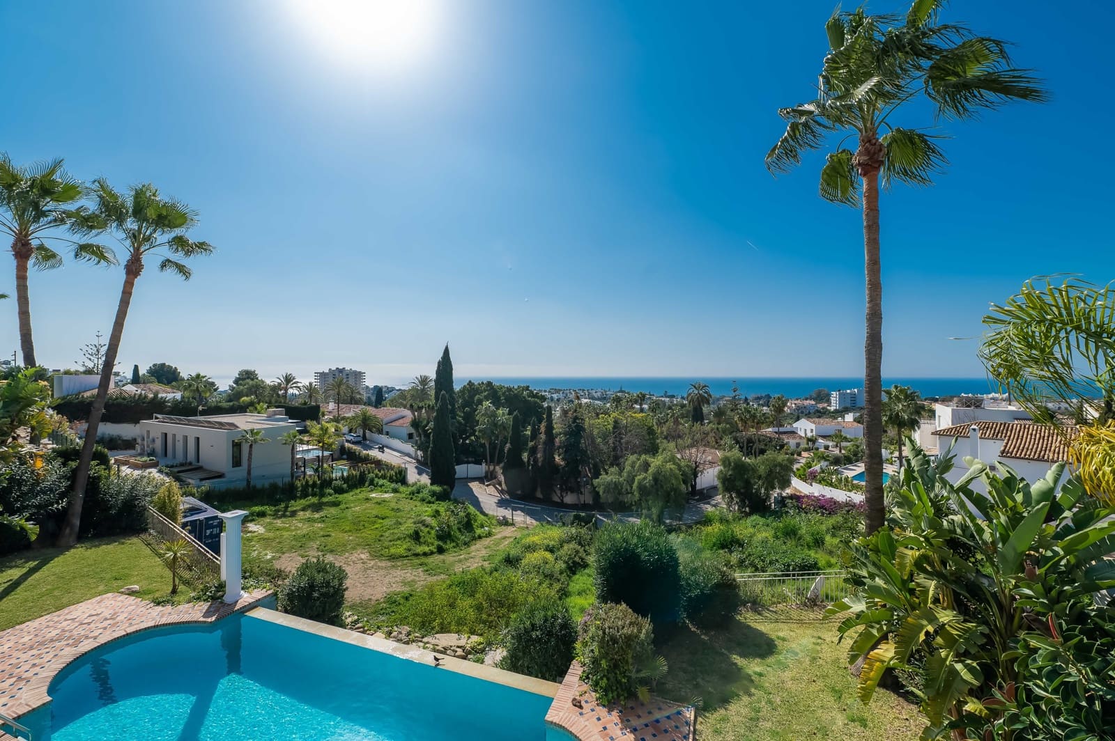 4 sovrum Villa till salu i Marbella med pool - 2 150 000 € (Ref: 8847086)