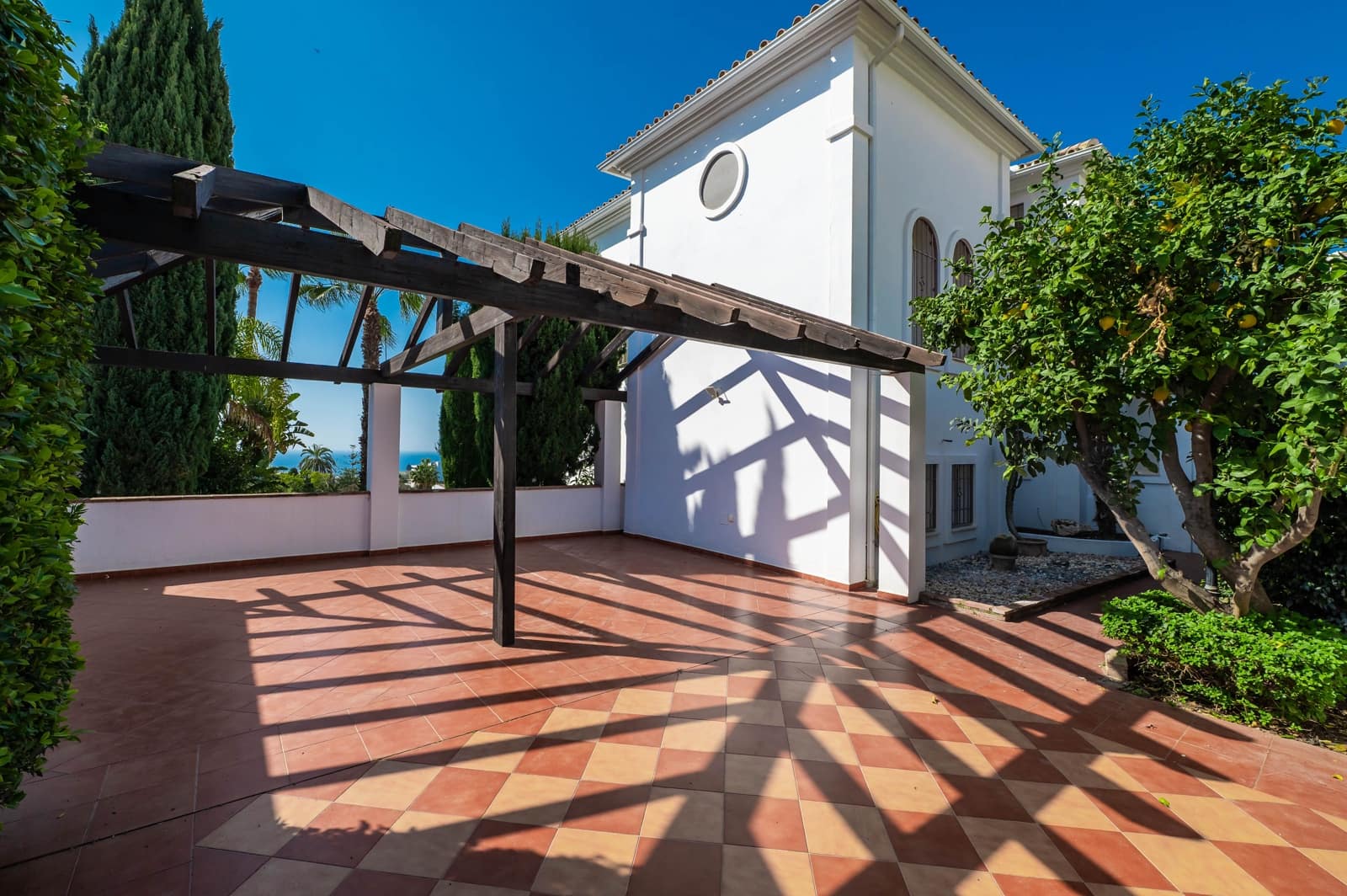 4 sovrum Villa till salu i Marbella med pool - 2 150 000 € (Ref: 8847086)