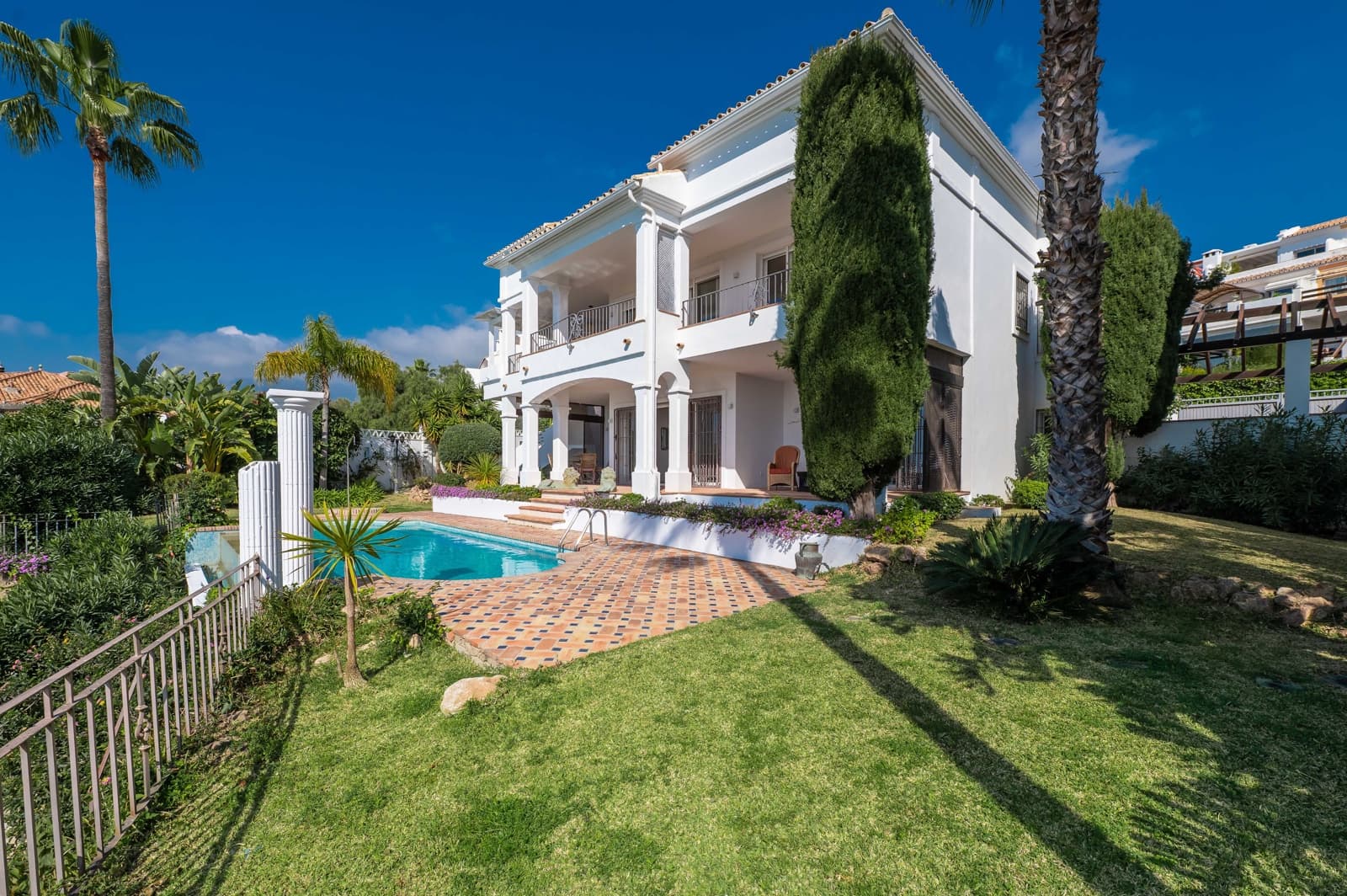 4 sovrum Villa till salu i Marbella med pool - 2 150 000 € (Ref: 8847086)