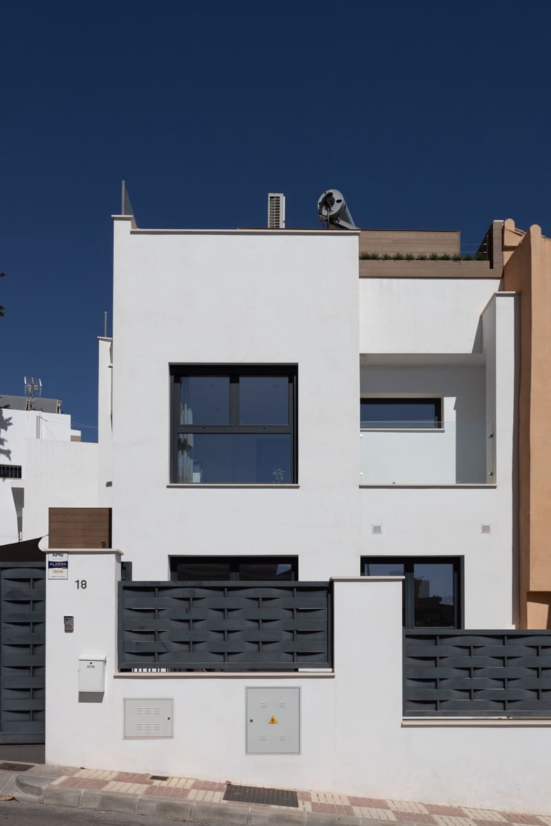 3 soveværelse Semi-Rækkehus til salg i Fuengirola med swimmingpool - € 795.000 (Ref: 8848205)