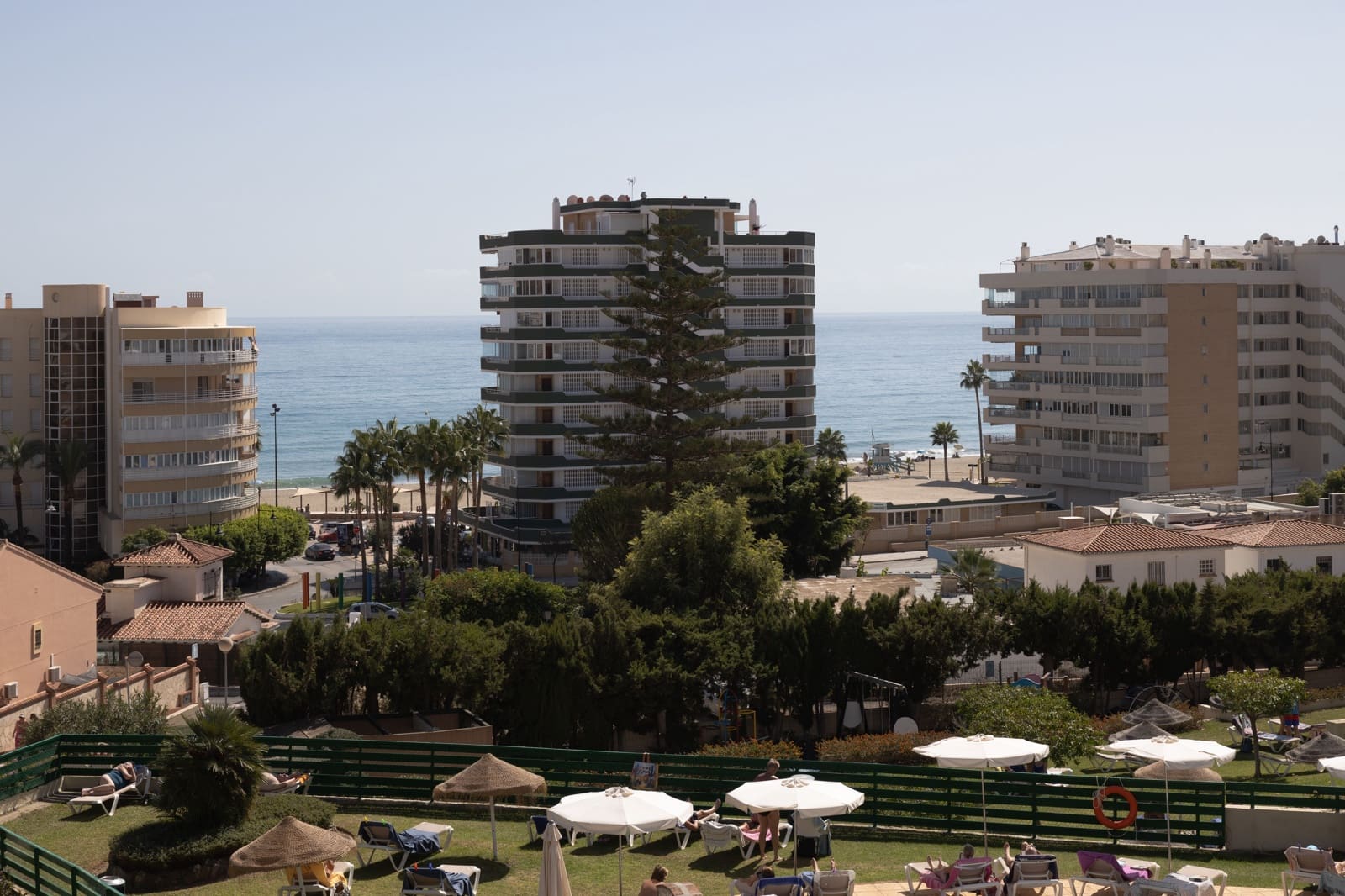 3 soveværelse Semi-Rækkehus til salg i Fuengirola med swimmingpool - € 795.000 (Ref: 8848205)