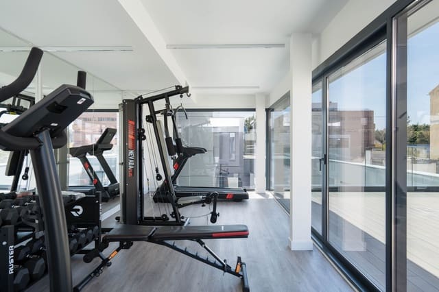 3 soverom Leilighet til salgs i Zona Puerto Deportivo, Fuengirola med svømmebasseng - € 795 000 (Ref: 8851053)