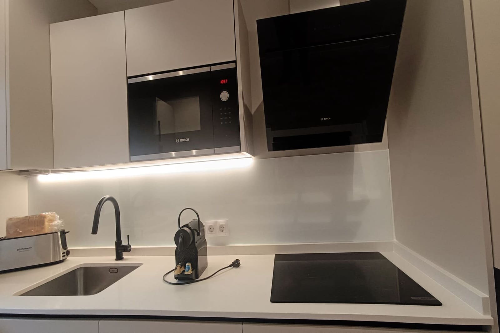 2 bedroom Apartment for sale in Benahavis with pool - € 335,000 (Ref: 8851060)