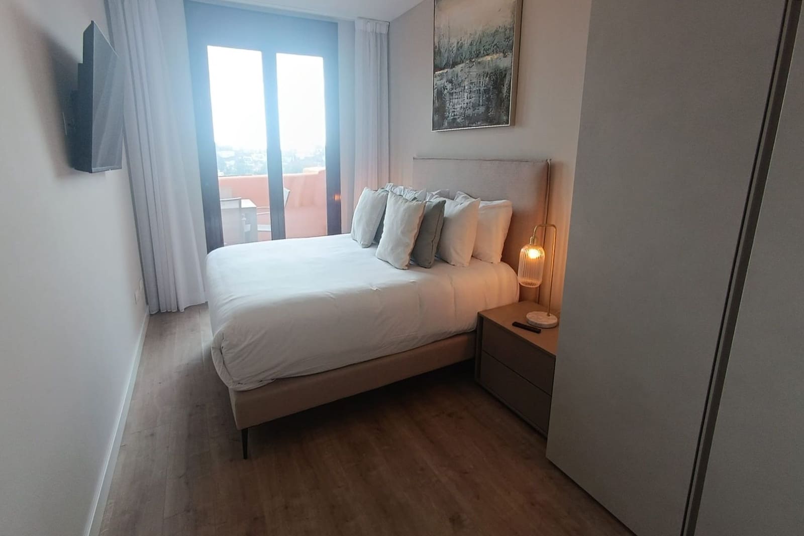 2 bedroom Apartment for sale in Benahavis with pool - € 335,000 (Ref: 8851060)