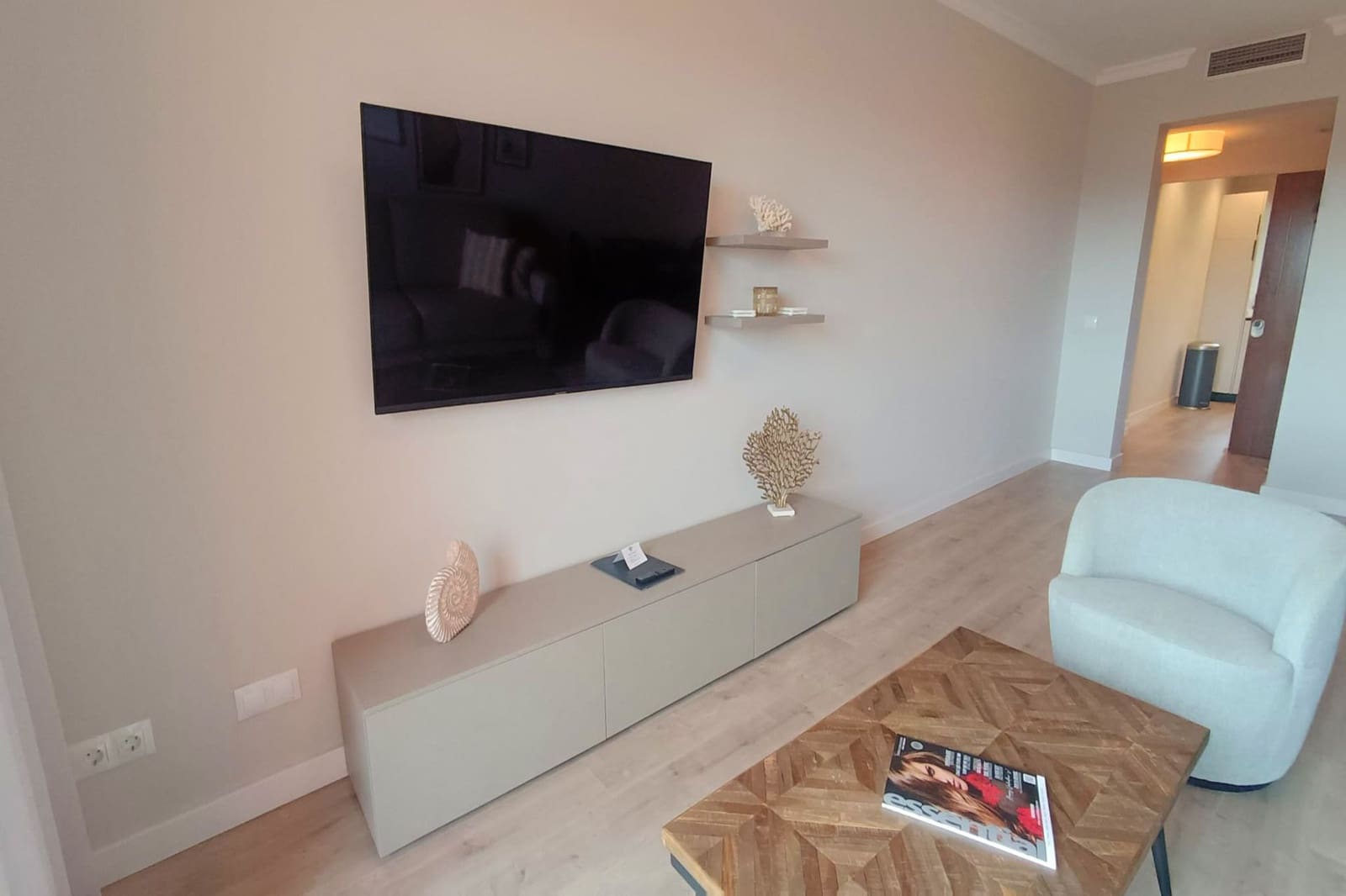 2 bedroom Apartment for sale in Benahavis with pool - € 335,000 (Ref: 8851060)