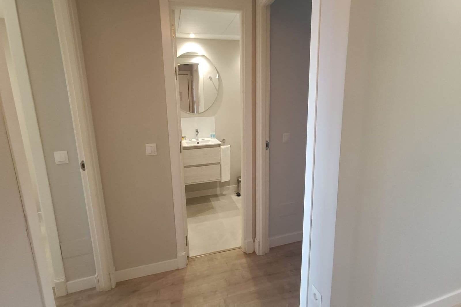 2 bedroom Apartment for sale in Benahavis with pool - € 335,000 (Ref: 8851060)