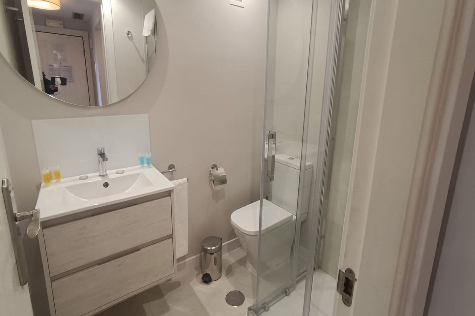 2 bedroom Apartment for sale in Benahavis with pool - € 335,000 (Ref: 8851060)