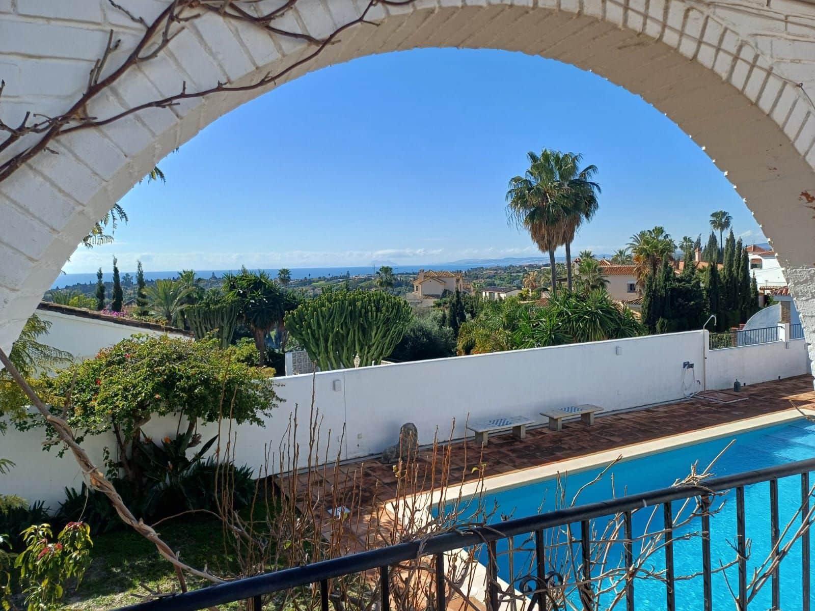 4 slaapkamer Villa te koop in Estepona met zwembad - € 1.370.000 (Ref: 8853119)
