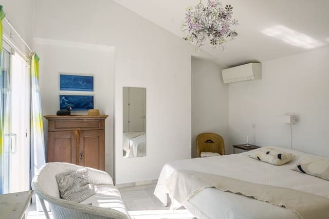 4 sypialnia Willa na sprzedaż w Las Lomas, Estepona z basenem - 1 370 000 € (Ref: 8853119)