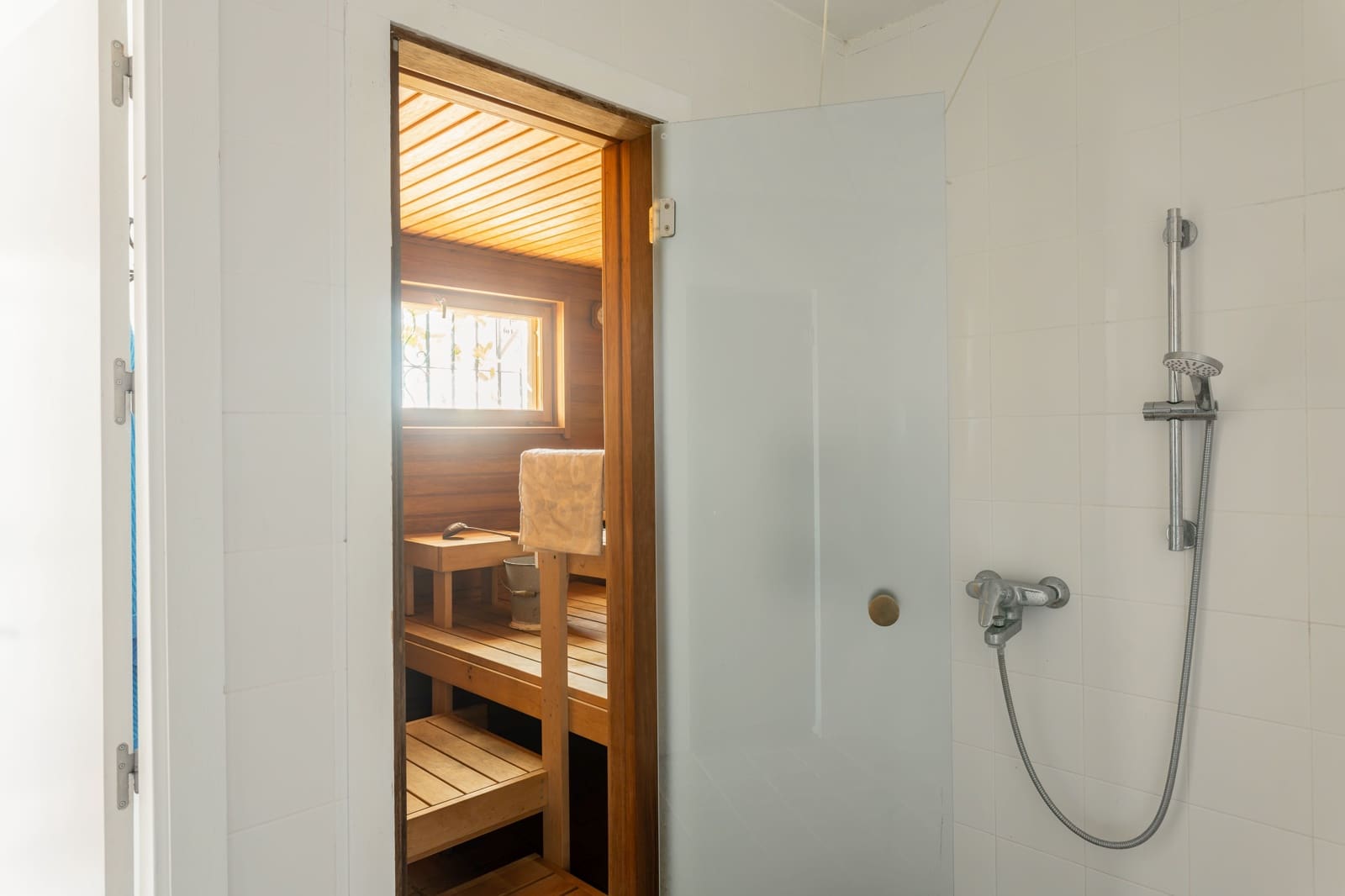 4 slaapkamer Villa te koop in Estepona met zwembad - € 1.370.000 (Ref: 8853119)