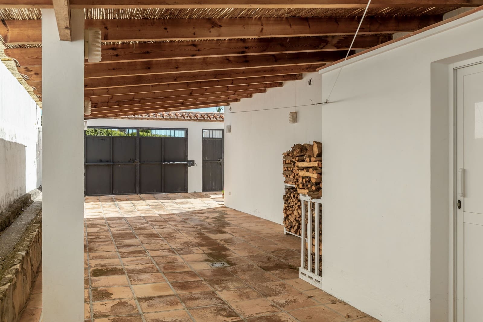 4 slaapkamer Villa te koop in Estepona met zwembad - € 1.370.000 (Ref: 8853119)