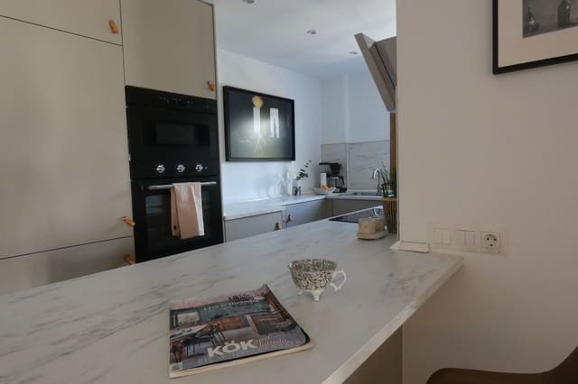 1 chambre Appartement à vendre à Puerto de la Duquesa, Manilva - 260 000 € (Ref: 8864522)