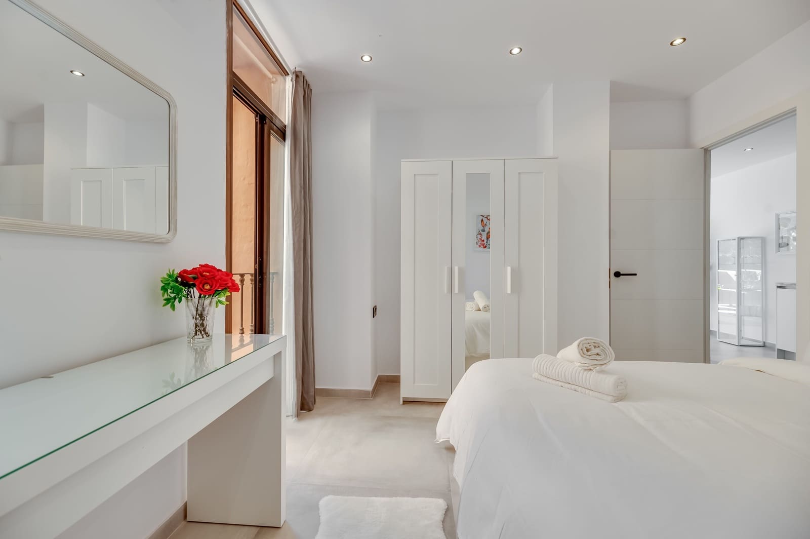 5 bedroom Apartment for sale in Estepona with pool - € 749,000 (Ref: 8878984)