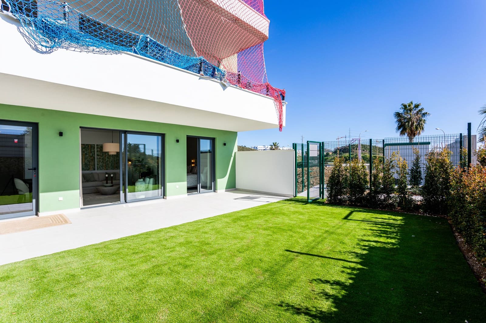 2 soveværelse Lejlighed til salg i Mijas Costa med swimmingpool - € 395.000 (Ref: 8881183)