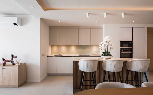 2 makuuhuone Huoneisto myytävänä paikassa Marbella mukana uima-altaan - 670 000 € (Ref: 8891733)