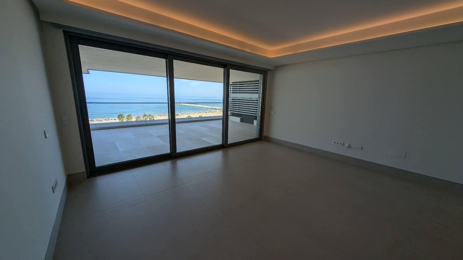 3 quarto Apartamento para arrendar em Malaga cidade com piscina garagem - 6 000 € (Ref: 8893893)