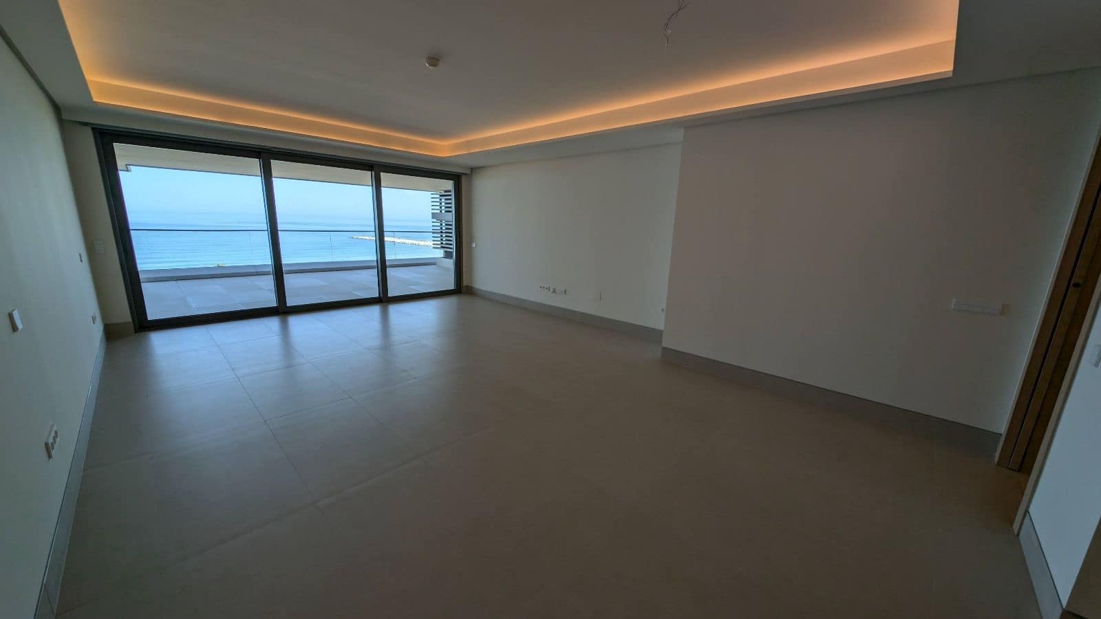 3 quarto Apartamento para arrendar em Malaga cidade com piscina garagem - 6 000 € (Ref: 8893893)