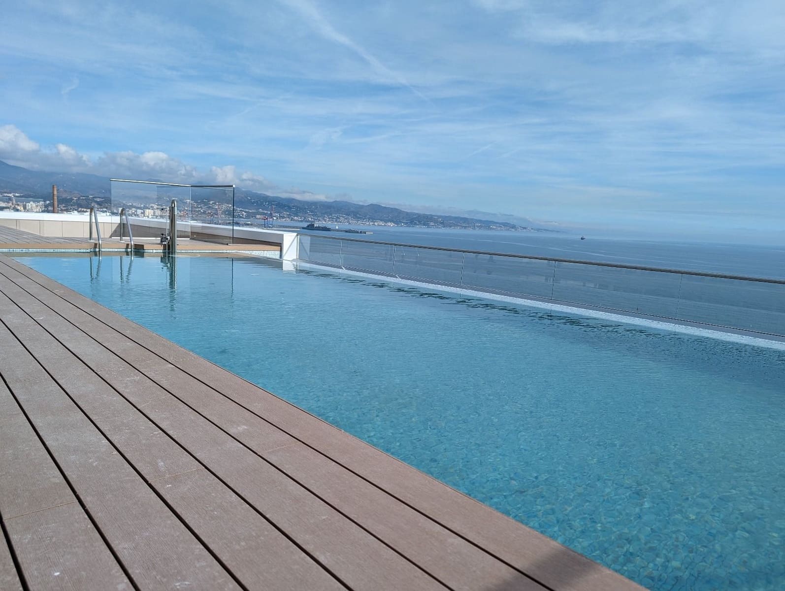 3 quarto Apartamento para arrendar em Malaga cidade com piscina garagem - 6 000 € (Ref: 8893893)