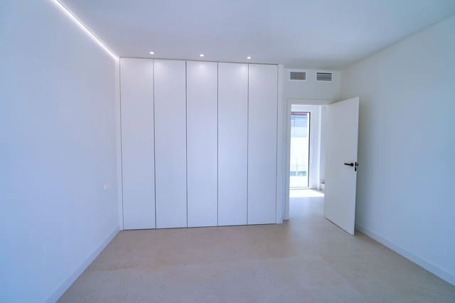 4 bedroom Villa for sale in Alhaurín de la Torre - € 930,000 (Ref: 8894097)