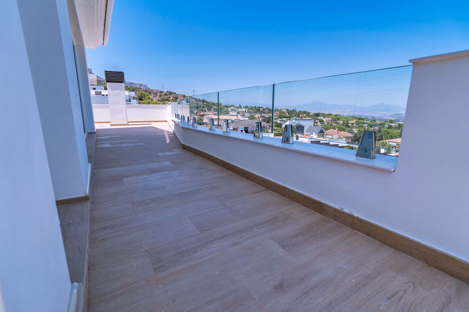 Chalet de 4 habitaciones en Alhaurín de la Torre en venta - 930.000 € (Ref: 8894097)