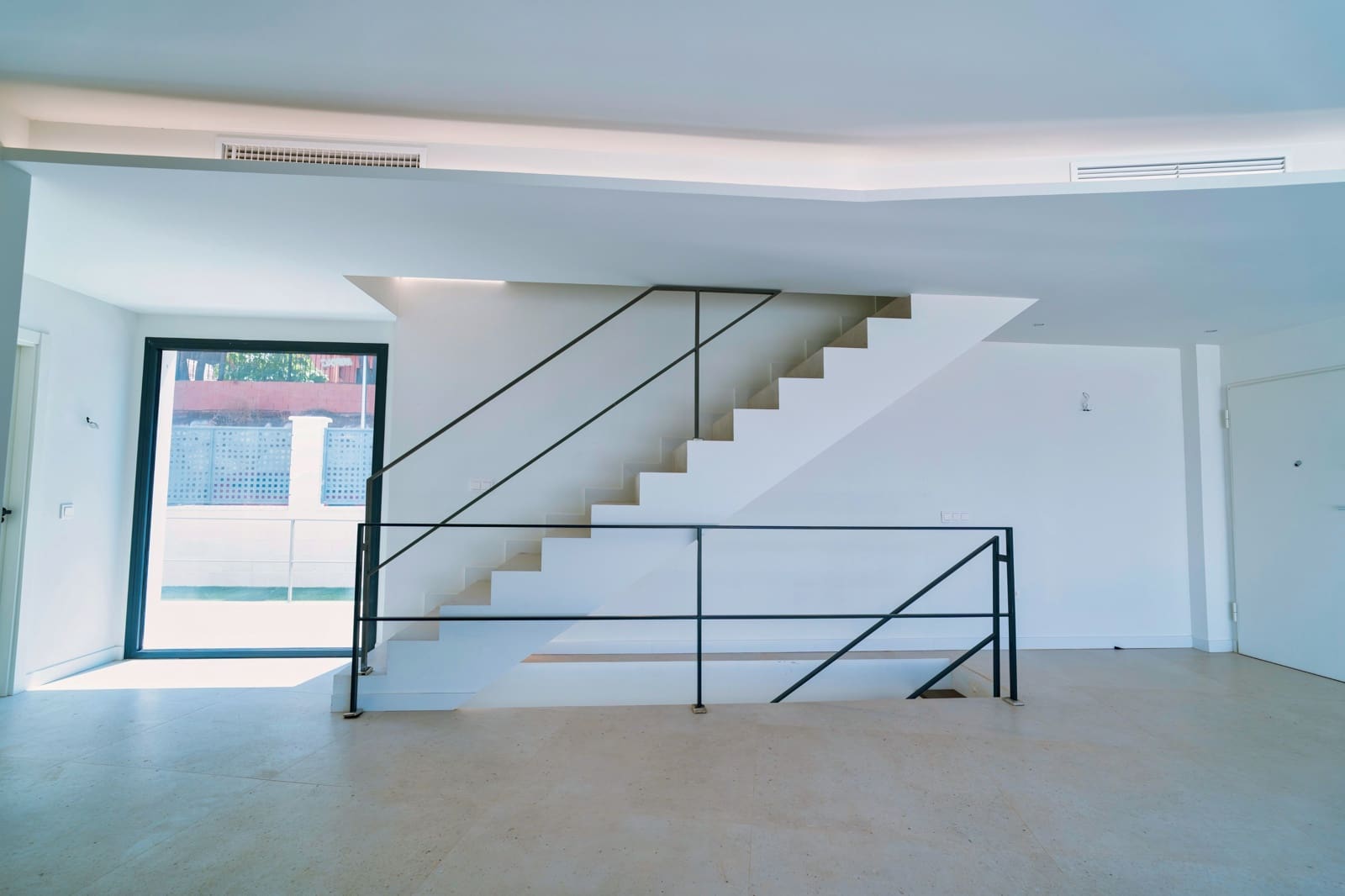 Chalet de 4 habitaciones en Alhaurín de la Torre en venta - 930.000 € (Ref: 8894097)