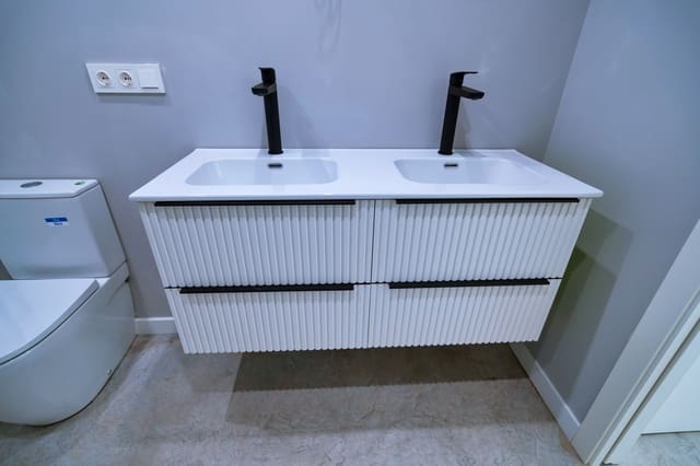 4 bedroom Villa for sale in Alhaurín de la Torre - € 930,000 (Ref: 8894097)