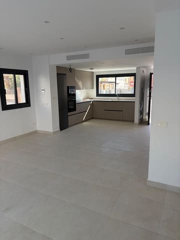 3 soveværelse Byhus til salg i Mijas Costa, Mijas - € 450.000 (Ref: 8895648)